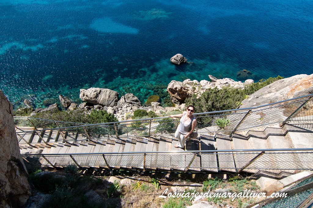 Acceso a la Cueva de Can Marça en Ibiza Acceso a la Cueva de Can Marça en Ibiza - Los viajes de Margalliver