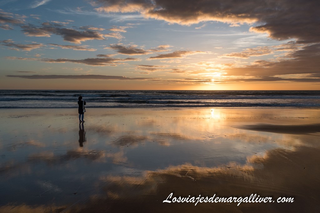 Atardecer en la playa de los Bateles en Conil de Frontera Atardecer en la playa de los Bateles en Conil de Frontera