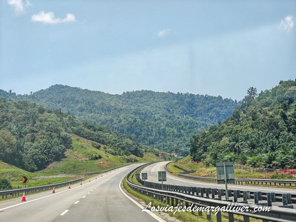 Autovía AH141 en Malasia, cómo conducir en Malasia Autovía AH141 en Malasia, cómo conducir en Malasia - Los viajes de Margalliver