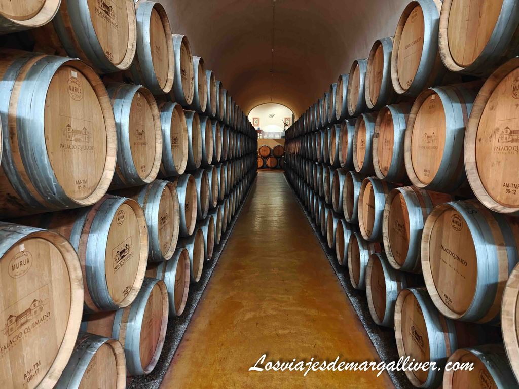 Barriles de la bodega Pagos de la Encomienda en la Ruta del Vino y Cava Ribera del Guadiana Barriles de la bodega Palacio Quemado en la Ruta del Vino y Cava Ribera del Guadiana - Los viajes de Margalliver