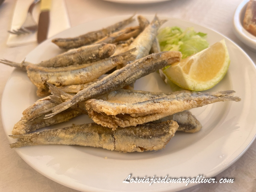 Boquerones fritos del Titus Bar en Conil Boquerones fritos del Titus Bar en Conil - Los viajes de Margalliver