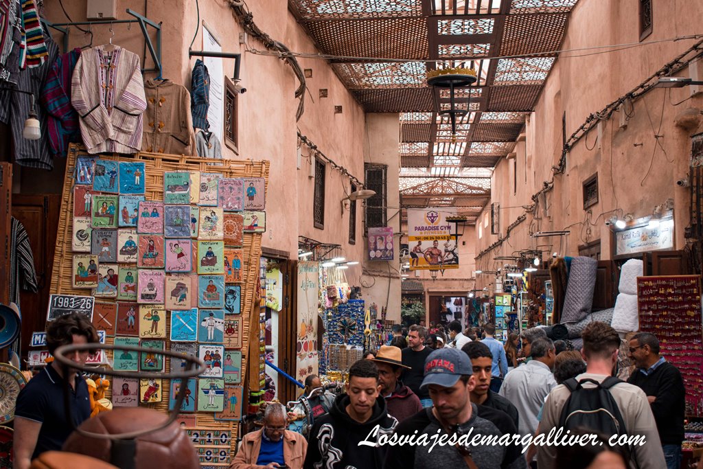 Interior del Zoco de Marrakech, ideal para comprar souvenirs Interior del Zoco de Marrakech, ideal para comprar souvenirs - Los viajes de Margalliver