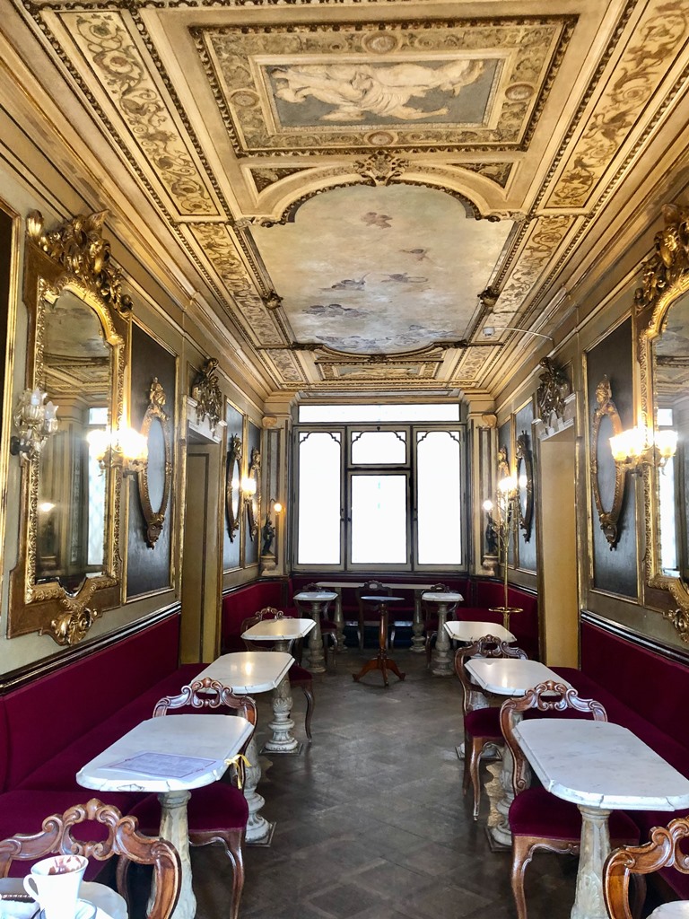 Cafe Florian, la cafetería más antigua de Italia en la Plaza San Marco en Venecia Cafe Florian, la cafetería más antigua de Italia en la Plaza San Marco en Venecia - Los viajes de Margalliver