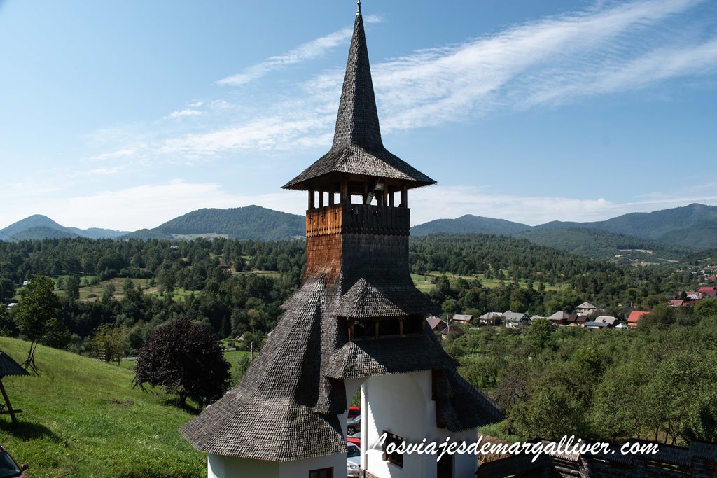 Campanario del Monasterio de Botiza en Maramures Campanario del Monasterio de Botiza en Maramures - Los viajes de Margalliver