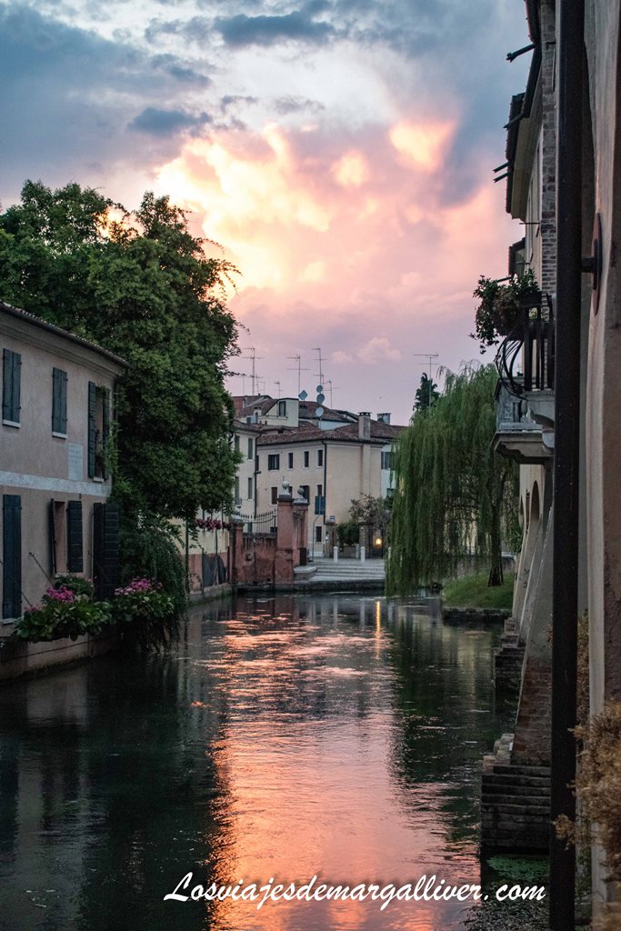 Atardecer en el Canal de Buranelli en Treviso Atardecer en el Canal de Buranelli en Treviso - Los viajes de Margalliver