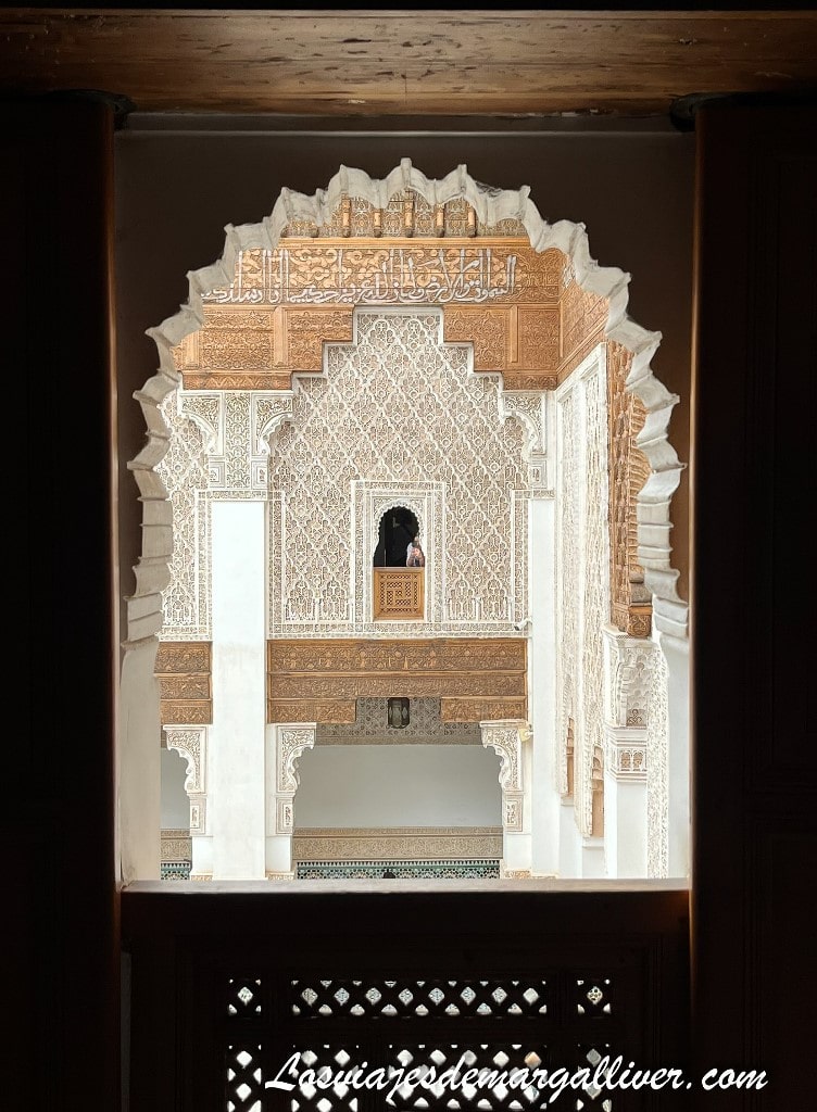 Una ventana preciosa en la Madraza Ben Youssef en Marrakech Una ventana preciosa en la Madraza Ben Youssef en Marrakech - Los viajes de Margalliver