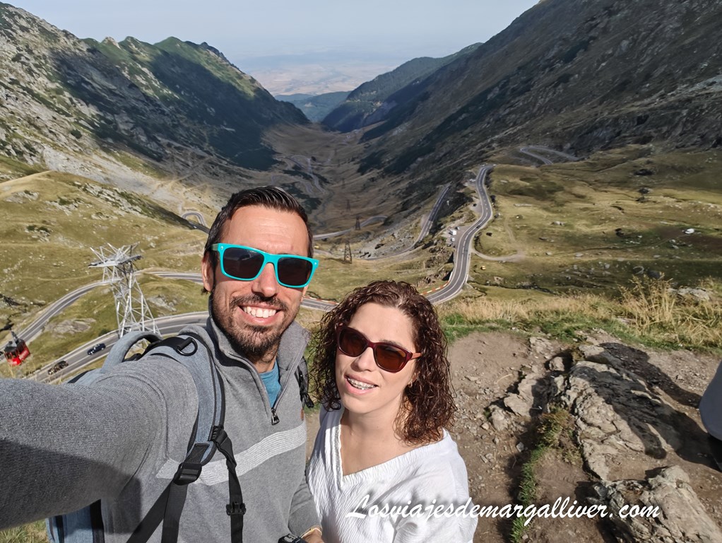 Equipo Margalliver en el mirador de Transfagarasan junto al Lago Balea - Los viajes de Margalliver
