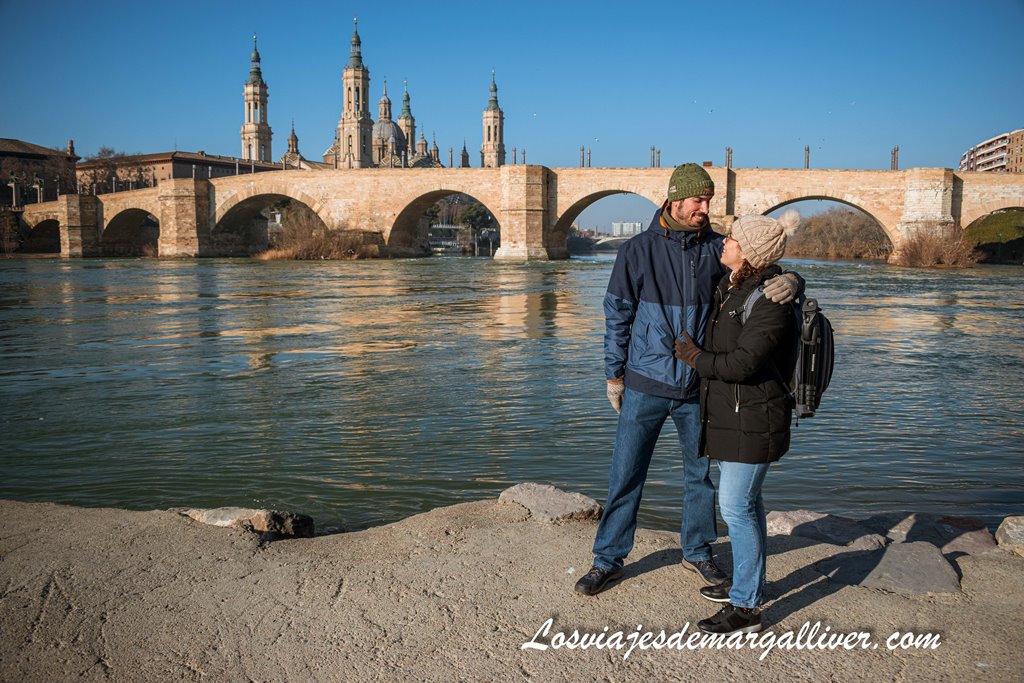 Equipo Margalliver desde el Mirador del Ebro al puente de Piedra y a la basílica del Pilar Equipo Margalliver desde el Mirador del Ebro al puente de Piedra y a la basílica del Pilar - Los viajes de Margalliver