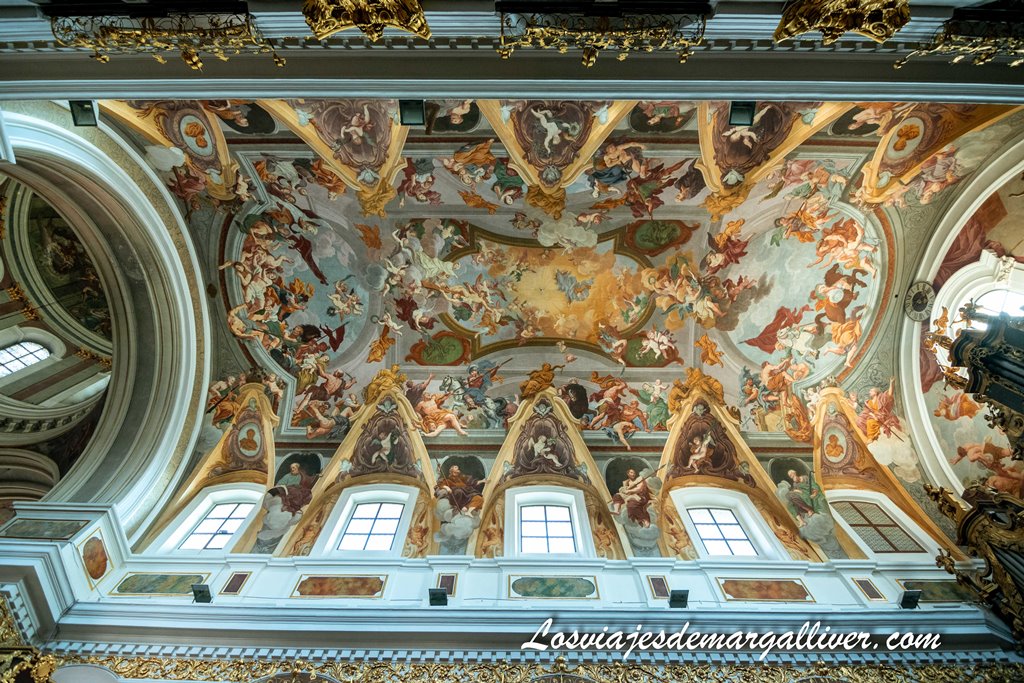 Detalle del techo de la Catedral de San Nicolás de Ljubljana Detalle del techo de la Catedral de San Nicolás de Ljubljana - Los viajes de Margalliver