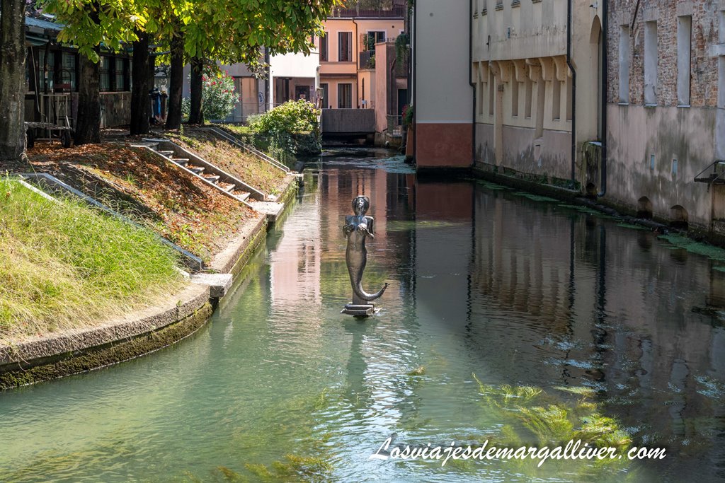 La sirenita de Treviso, en la Isola della Pescheria La sirenita de Treviso, en la Isola della Pescheria - Los viajes de Margalliver