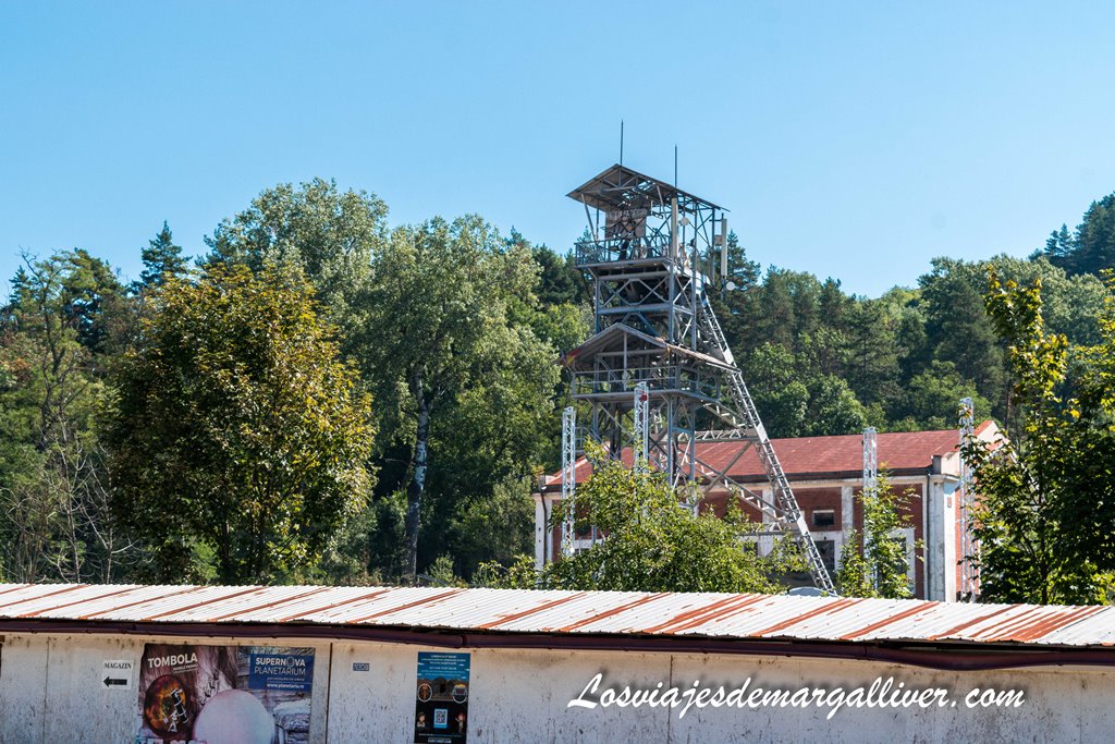 Exterior de la mina de Sal de Slanic Prahova o Mina Unirea en Rumanía Exterior de la mina de Sal de Slanic Prahova o Mina Unirea en Rumanía - Los viajes de Margalliver