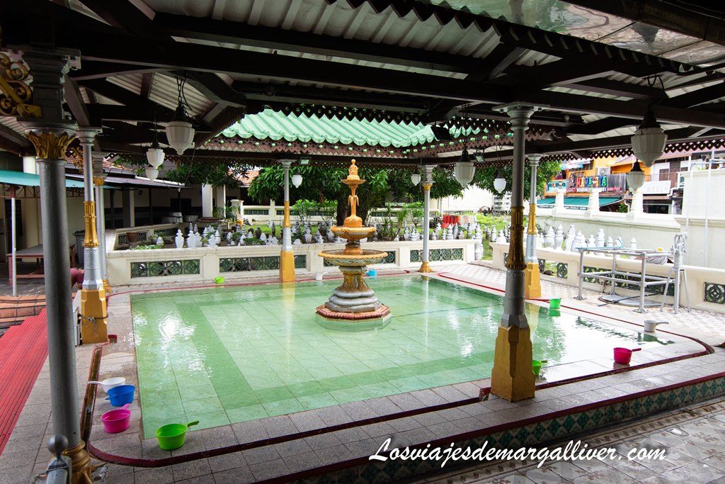 Fuente de la mezquita Kampung Kling, en Malaca Fuente de la mezquita Kampung Kling, en Malaca - Los viajes de Margalliver