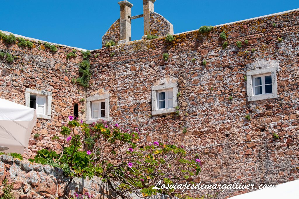 Interior de la Fortaleza de São João Baptista, en las Islas Berlengas Interior de la Fortaleza de São João Baptista, en las Islas Berlengas - Los viajes de Margalliver