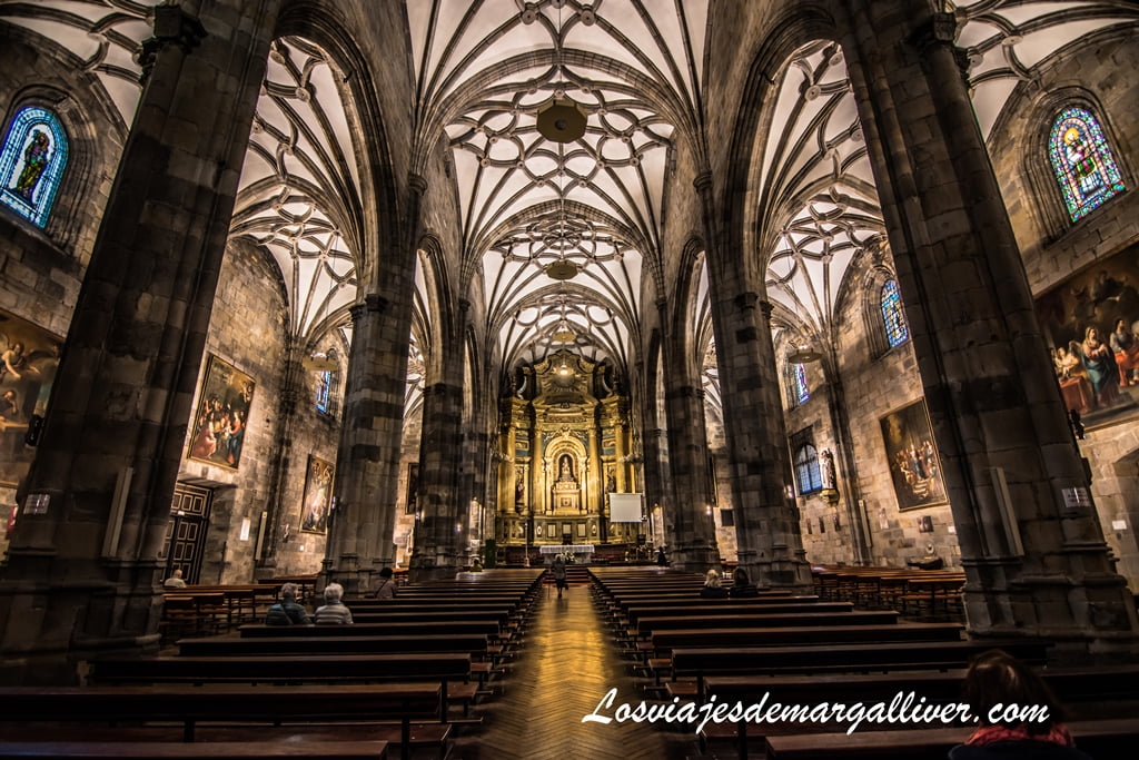 Interior de la Basilica de Begoña en Bilbao Interior de la Basilica de Begoña en Bilbao - Los viajes de Margalliver