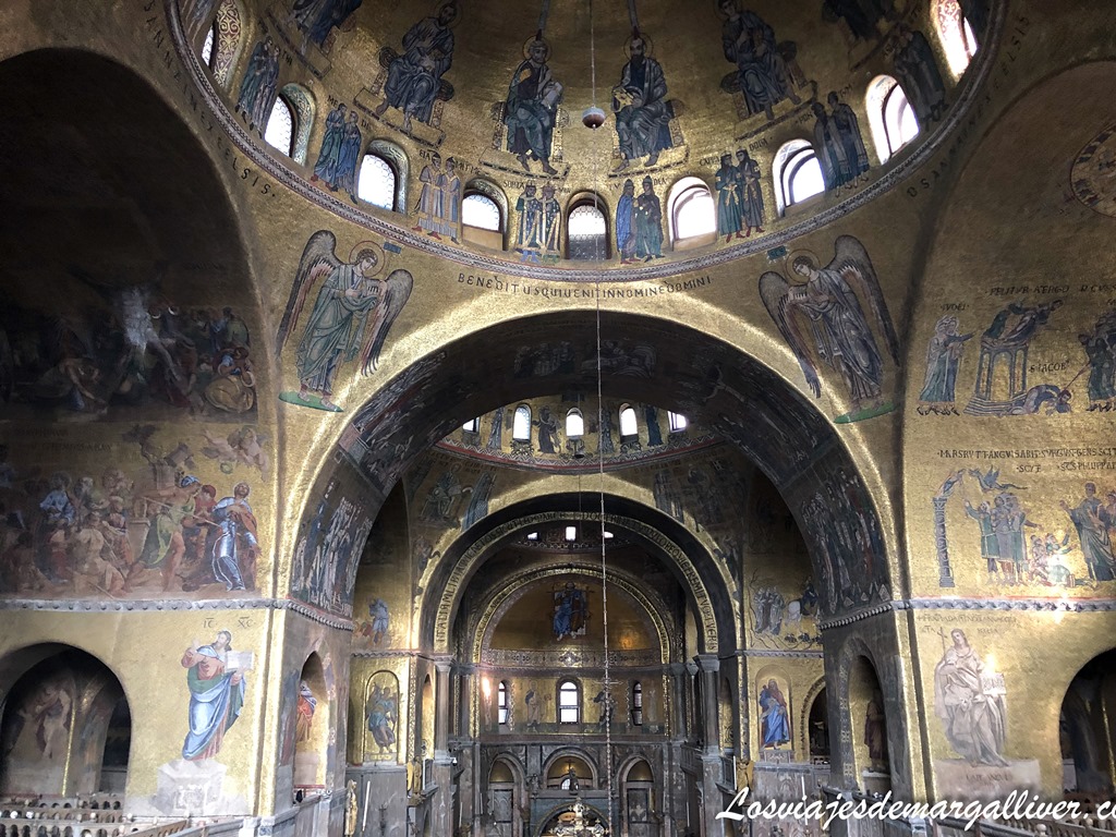 Interior dorado de la Basílica de San Marco en Venecia Interior dorado de la Basílica de San Marco en Venecia - Los viajes de Margalliver
