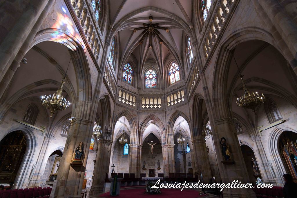 Interior de la Catedral de Bilbao Interior de la Catedral de Bilbao - Los viajes de Margalliver