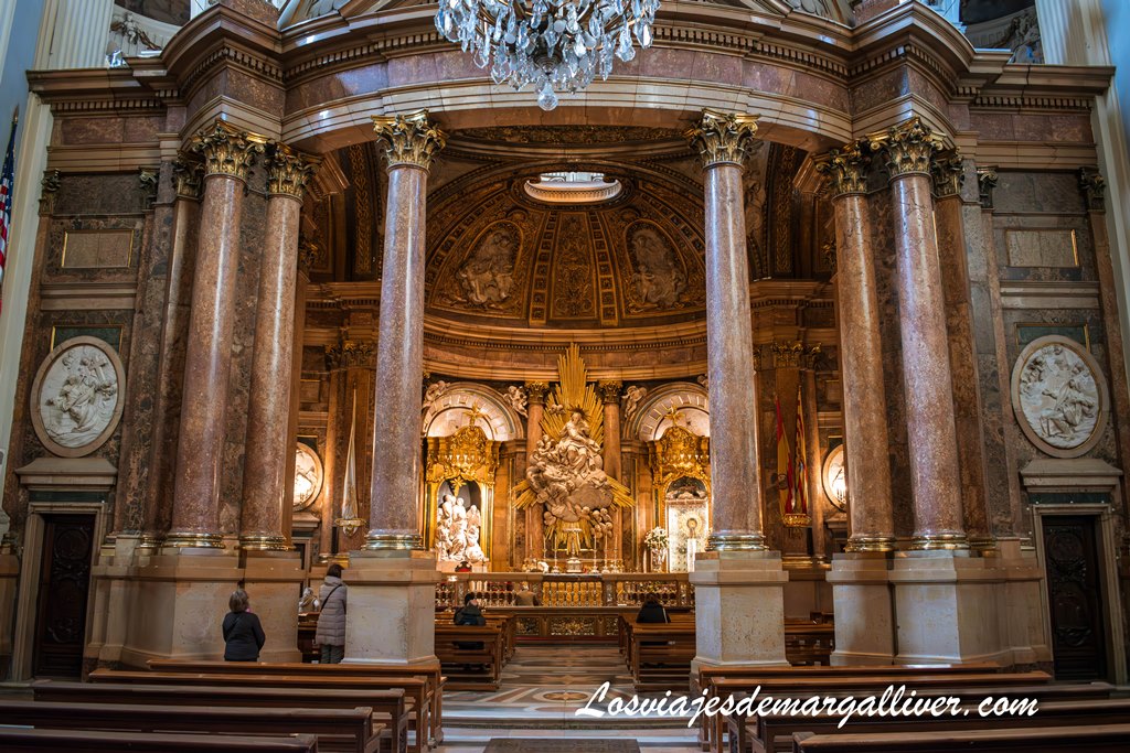 Interior de la Basílica de Nuestra Señora del Pilar, visita obligada en Zaragoza Interior de la Basílica de Nuestra Señora del Pilar, visita obligada en Zaragoza - Los viajes de Margalliver