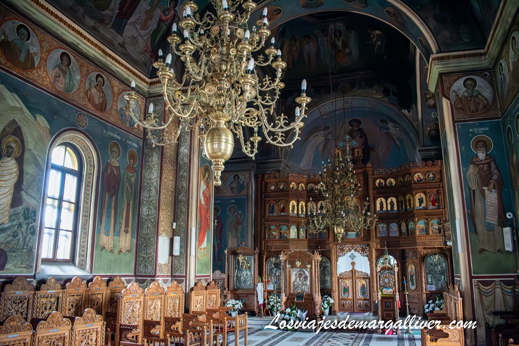 Interior de la biserica din Manastirea Humorulu en Humor Interior de la biserica din Manastirea Humorulu en Humor - Los viajes de Margalliver