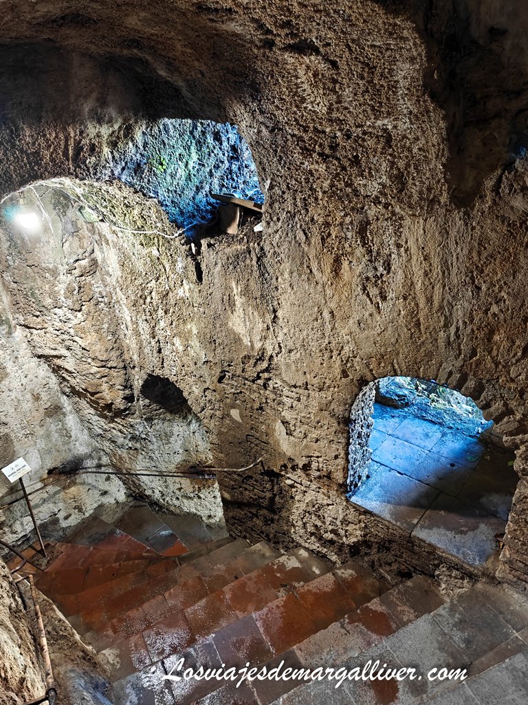 Interior de la mina de agua de la Casa del Rey Moro en Ronda Interior de la mina de agua de la Casa del Rey Moro en Ronda - Los viajes de Margalliver