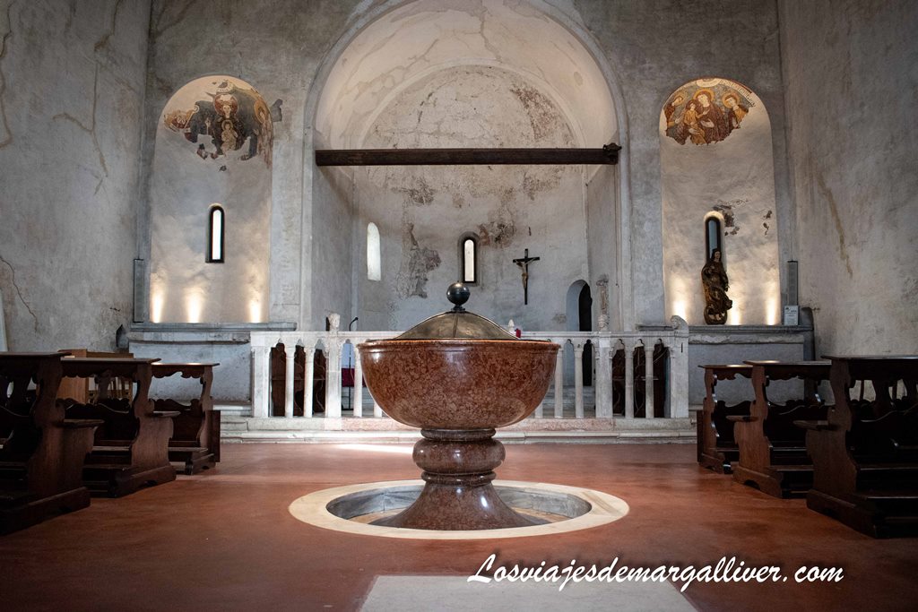 Interior del baptisterio de San Juan de Treviso Interior del baptisterio de San Juan de Treviso - Los viajes de Margalliver