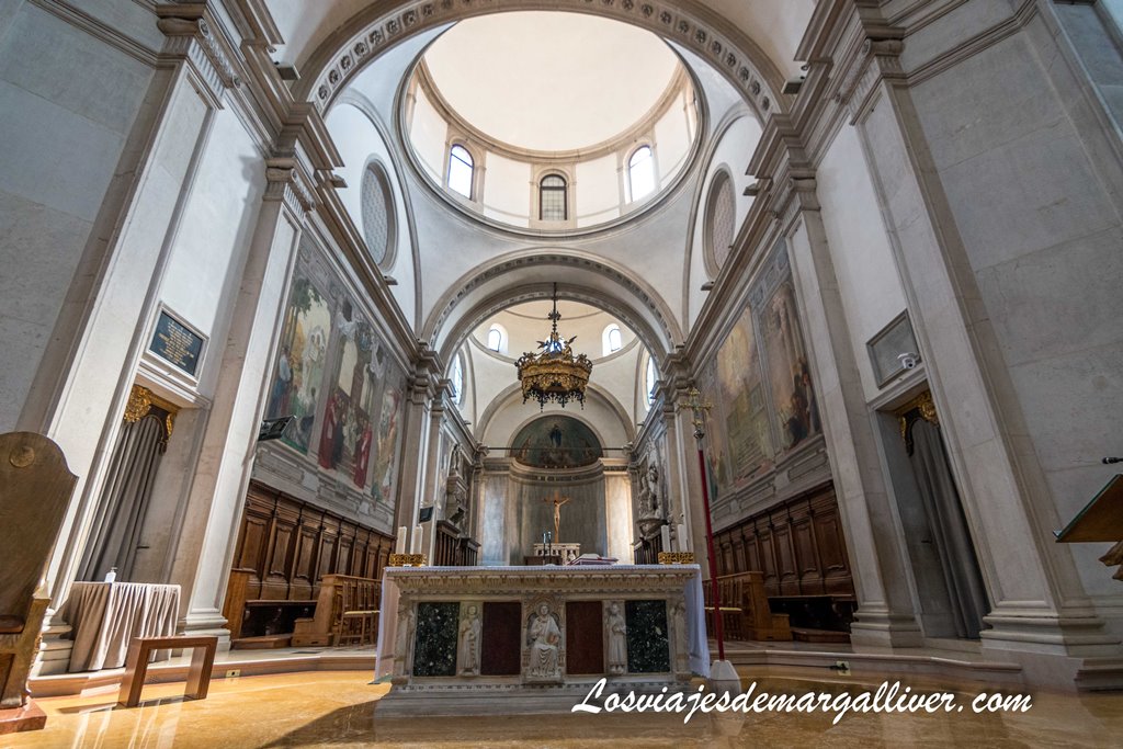 Interior del Duomo di Treviso, la catedral de San Pietro Interior del Duomo di Treviso, la catedral de San Pietro - Los viajes de Margalliver