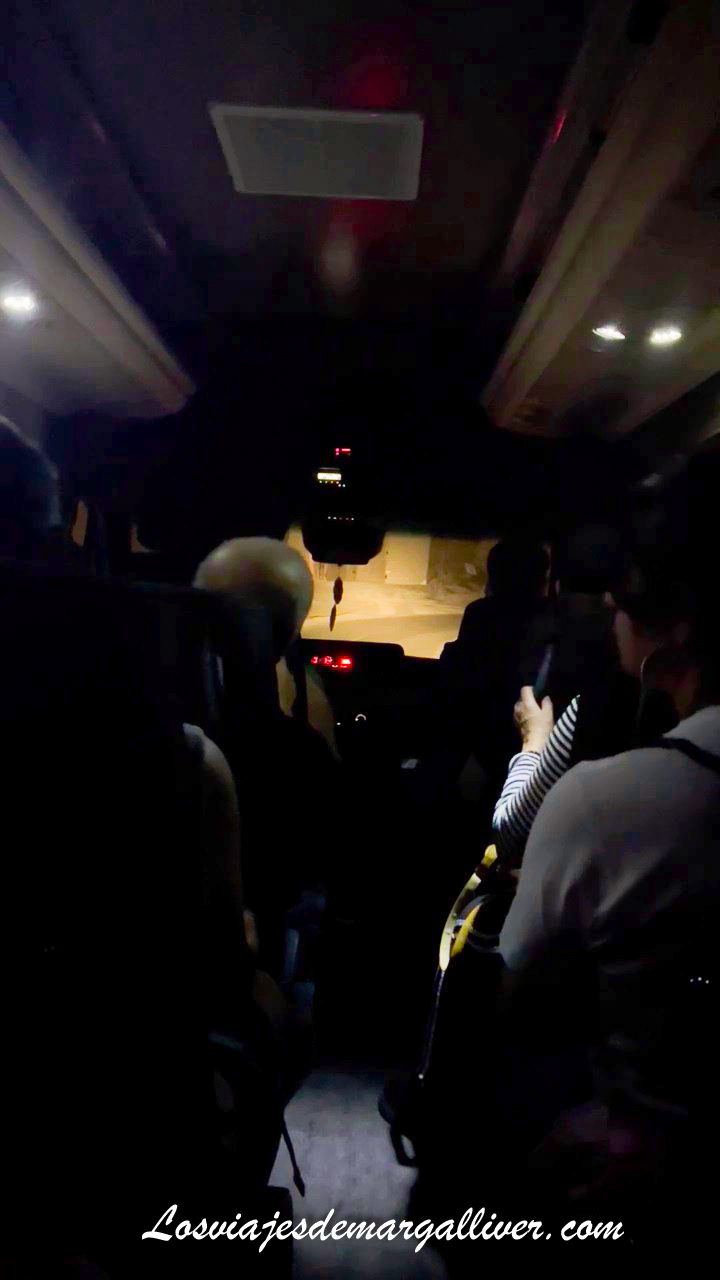 Traslado en minibus al interior de la mina de Sal de Slanich Prahova en Rumanía Traslado en minibus al interior de la mina de Sal de Slanich Prahova en Rumanía - Los viajes de Margalliver