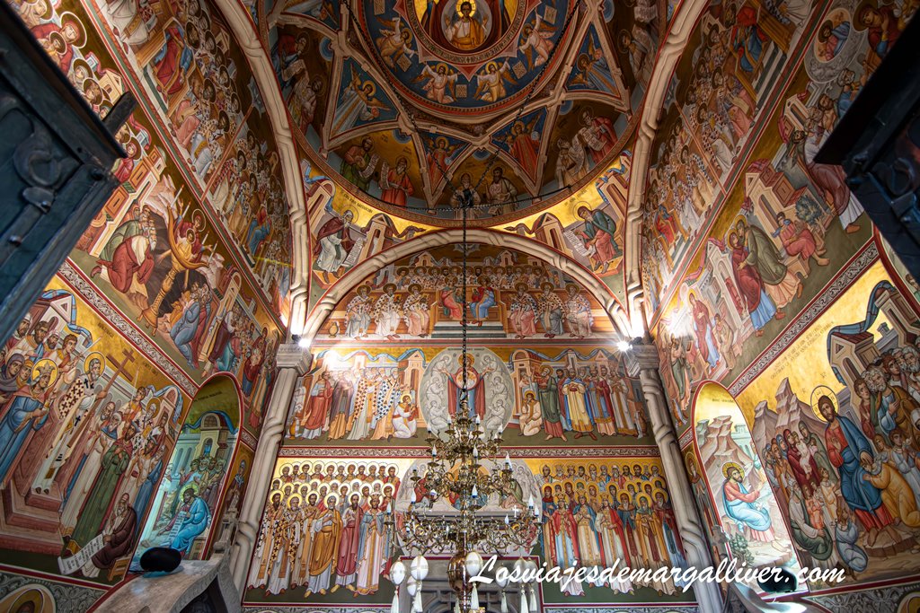 Detalle del interior de la iglesia del Monasterio de Dragomirna Detalle del interior de la iglesia del Monasterio de Dragomirna - Los viajes de Margalliver
