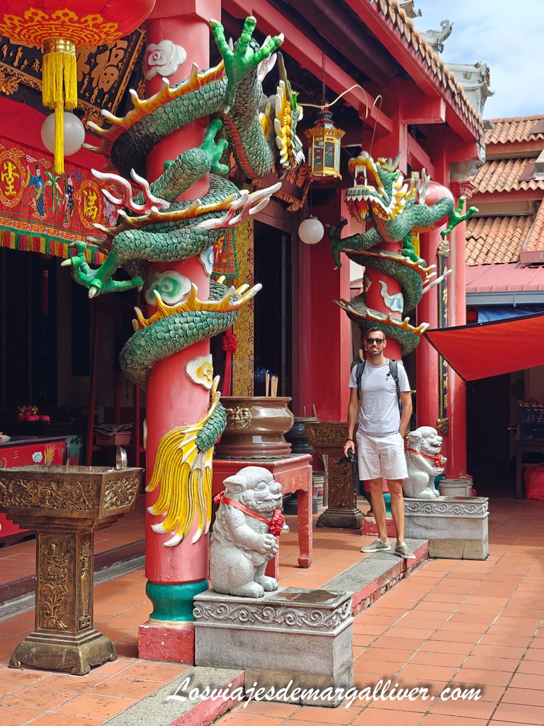 Kike en el templo chino Melaka San Duo de Malaca Kike en el templo chino Melaka San Duo de Malaca - Los viajes de Margalliver