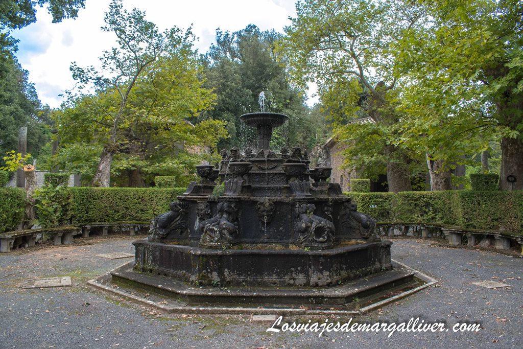 La Fontana dei Delfini en Villa Lante, Bagnaia Viterbo La Fontana dei Delfini en Villa Lante, Bagnaia Viterbo - Los viajes de Margalliver