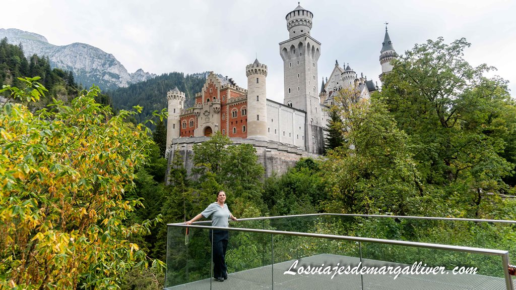 Margalliver en el Neuschwanstein Viewpoint en Baviera Alemania Margalliver en el Neuschwanstein Viewpoint en Baviera Alemania - Los viajes de Margalliver