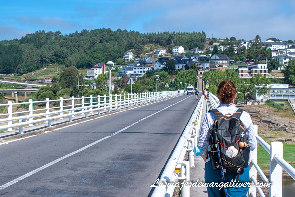 Margalliver llegando al final de la primera etapa del camino Francés, Portomarín Margalliver llegando al final de la primera etapa del camino Francés, Portomarín - Los viajes de Margalliver