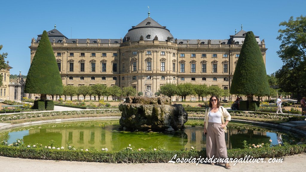 Margalliver en los jardines de la Residenz de Wurzburgo, Ruta por Baviera Margalliver en los jardines de la Residenz de Wurzburgo, Ruta por Baviera - Los viajes de Margalliver