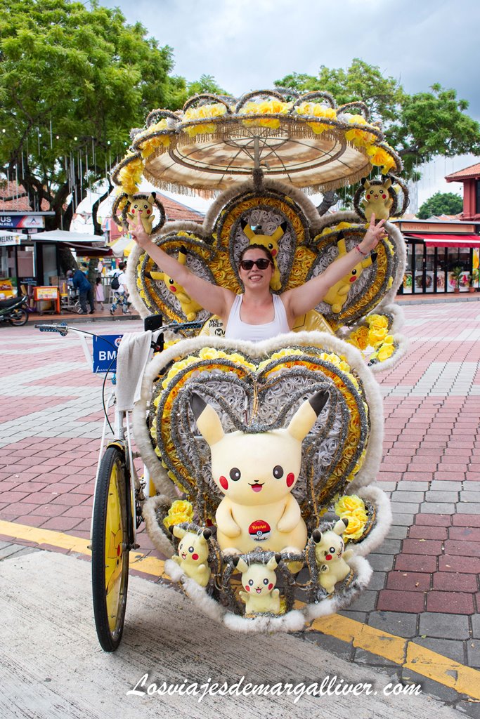 Margalliver en nuestro rickshaw de Pikachu en Malaca Margalliver en nuestro rickshaw de Pikachu en Malaca - Los viajes de Margalliver