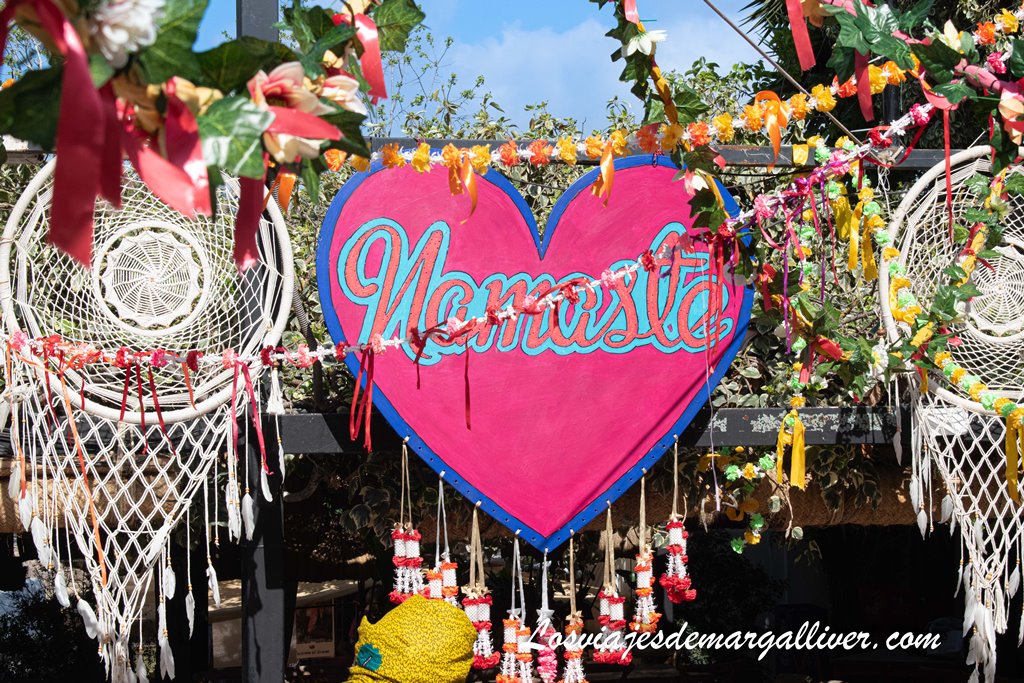 Fiesta y color en el Mercadillo Las Dalias en Ibiza Fiesta y color en el Mercadillo Las Dalias en Ibiza - Los viajes de Margalliver