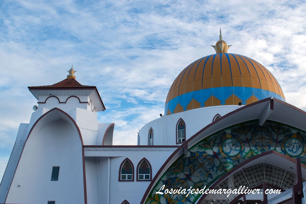 Mezquita Selak Melaka, una de las más bellas de Malasia - Los viajes de Margalliver