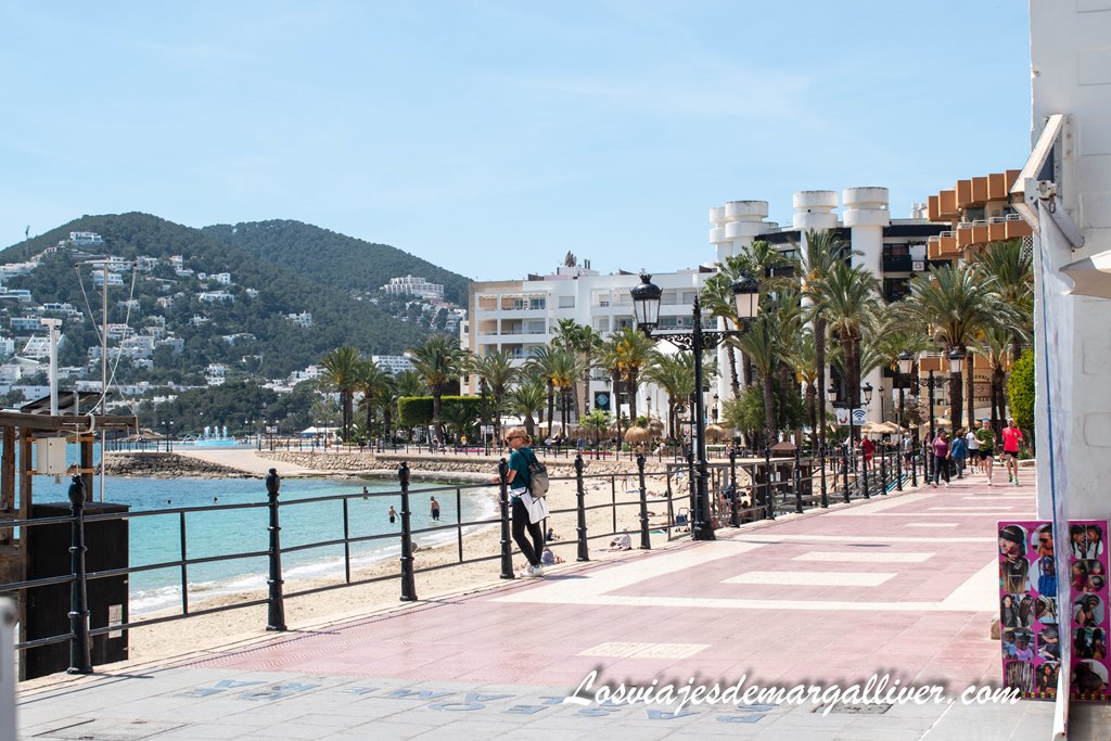 El Paseo marítimo de Santa Eulalia en Ibiza El Paseo marítimo de Santa Eulalia en Ibiza - Los viajes de Margalliver