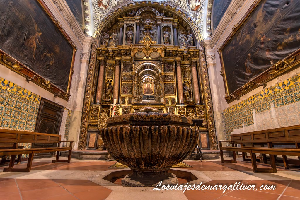 Pila bautismal más grande de Aragón situada en la Iglesia de San Pablo en Zaragoza Pila bautismal más grande de Aragón situada en la Iglesia de San Pablo en Zaragoza - Los viajes de Margalliver