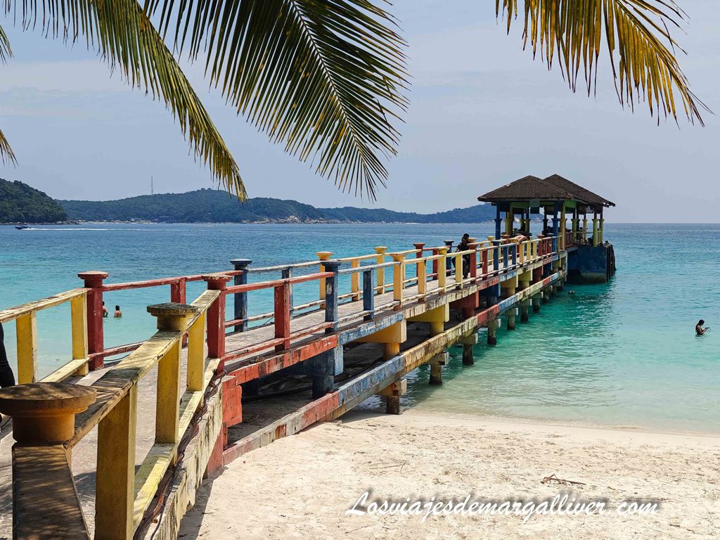Precioso puerto del Perhentian Island Resort en la isla de Besar en Malasia Precioso puerto del Perhentian Island Resort en la isla de Besar en Malasia - Los viajes de Margalliver