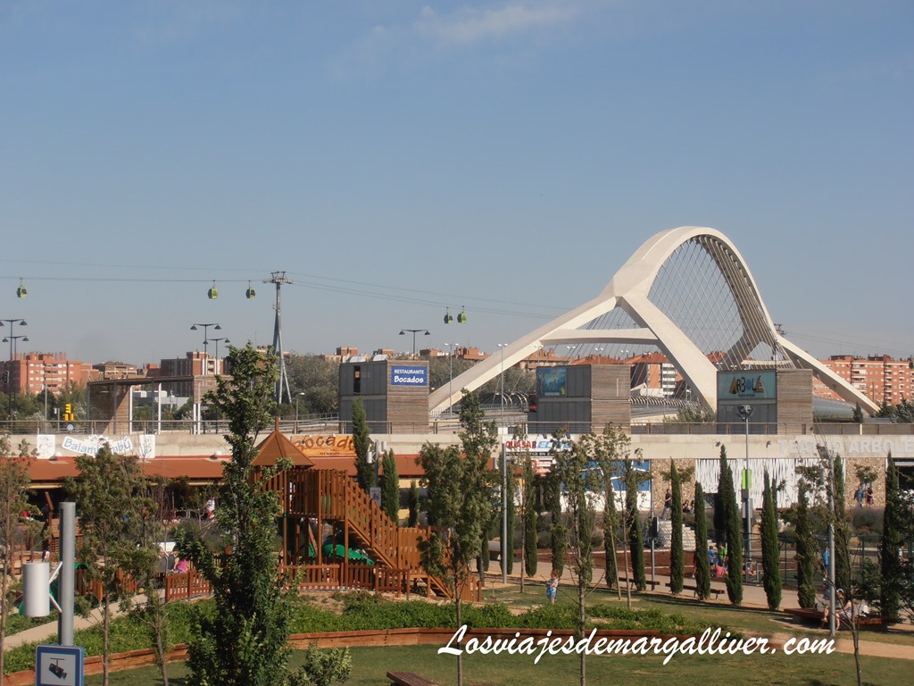 Puente de la Expo 2008 en Zaragoza Puente de la Expo 2008 en Zaragoza - Los viajes de Margalliver
