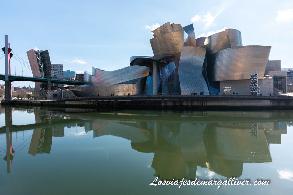 Reflejos del Museo Museo Guggenheim en Bilbao Reflejos del Museo Museo Guggenheim en Bilbao - Los viajes de Margalliver