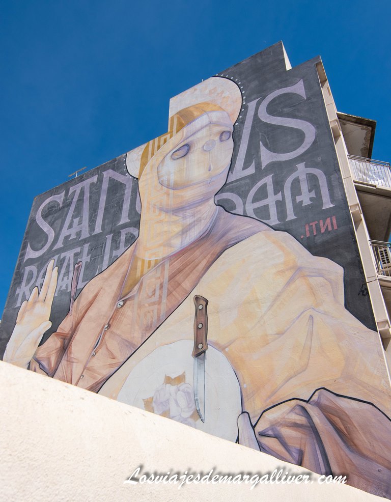 Uno de los murales de la Ruta artUrbà en San Antonio - Ibiza Uno de los murales de la Ruta artUrbà en San Antonio en Ibiza - Los viajes de Margalliver