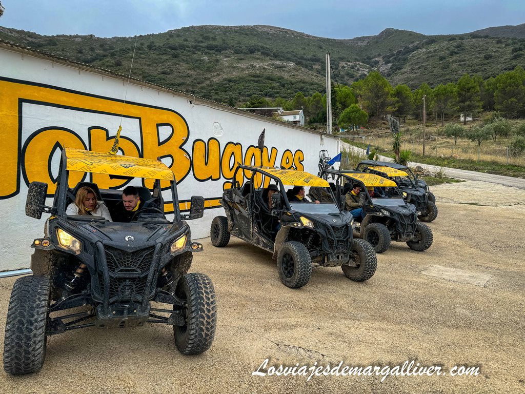 Buggies preparados para una ruta por Ronda Buggies preparados para una ruta por Ronda - Los viajes de Margalliver
