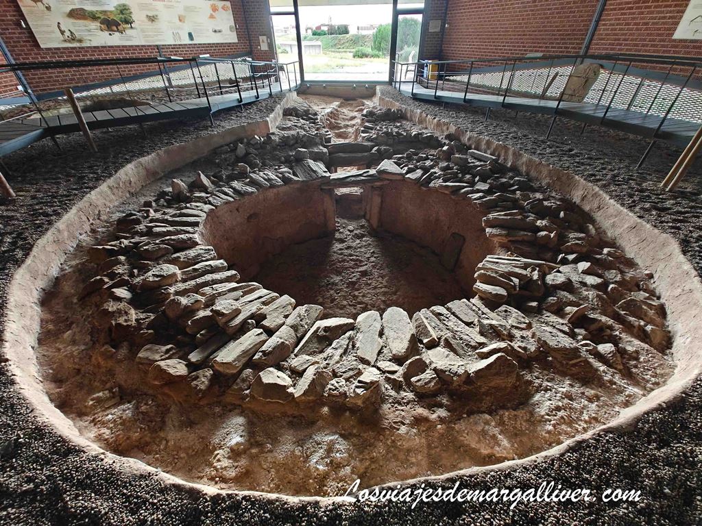 Sepulcro Prehistórico de Huerta Montero en Almendralejo Sepulcro Prehistórico de Huerta Montero en Almendralejo - Los viajes de Margalliver
