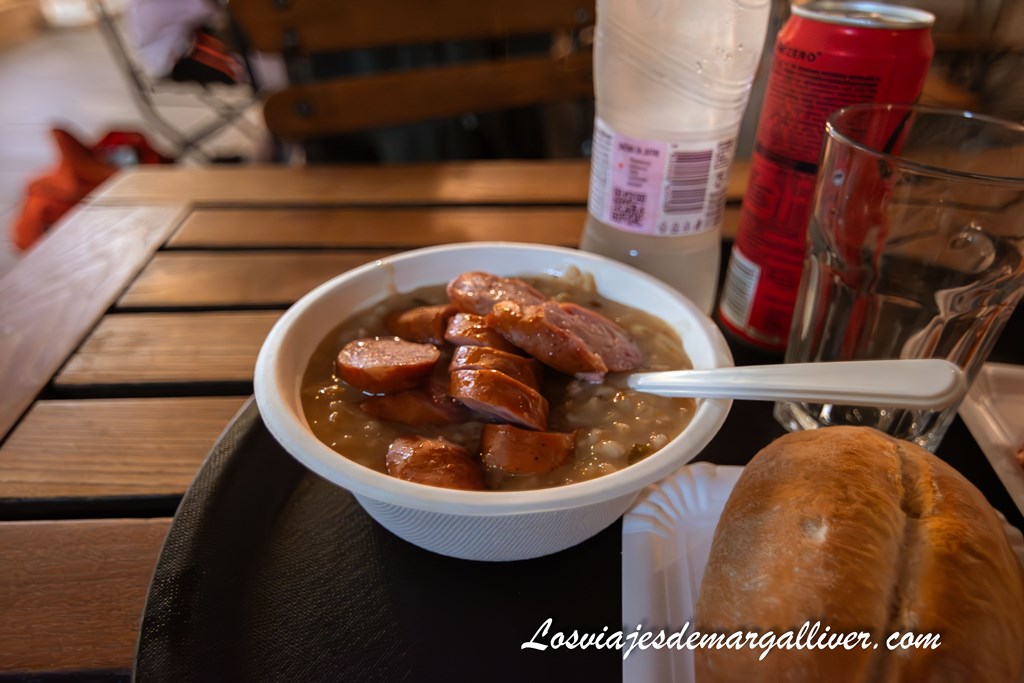 Nuestra cena en el bar Klobasarna en Ljubljana Nuestra cena en el bar Klobasarna en Ljubljana - Los viajes de Margalliver