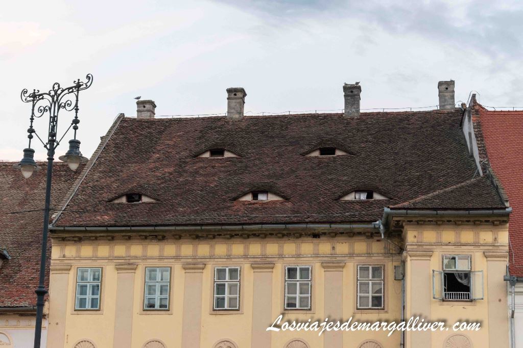 Los tejados "mirones" de Sibiu, en Rumanía Los tejados "mirones" de Sibiu, en Rumanía - Los viajes de Margalliver