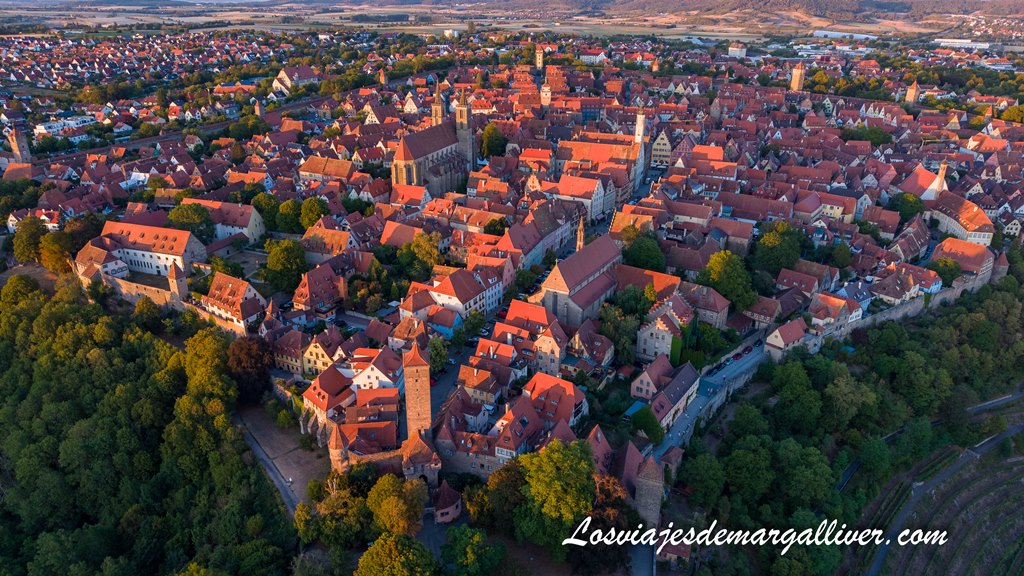 Vista aerea de Rothenburg ob der Tauber al atardecer Vista aerea de Rothenburg ob der Tauber al atardecer - Los viajes de Margalliver