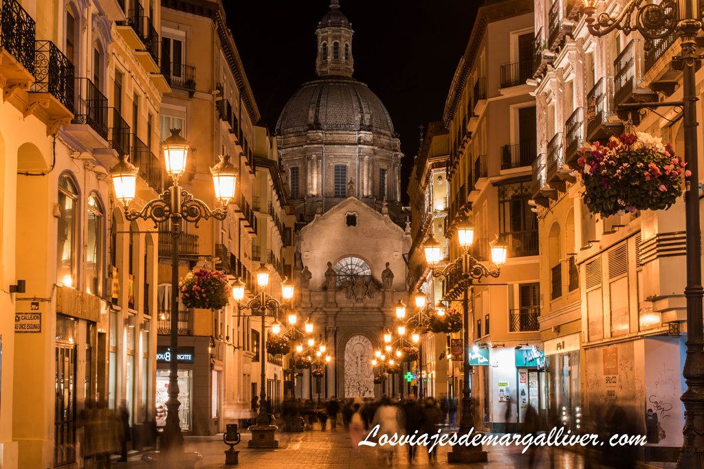 Calle Alfonso I, donde se tiene una vista alucinante de la basílica del Pilar en Zaragoza Calle Alfonso I, donde se tiene una vista alucinante de la basílica del Pilar en Zaragoza - Los viajes de Margalliver