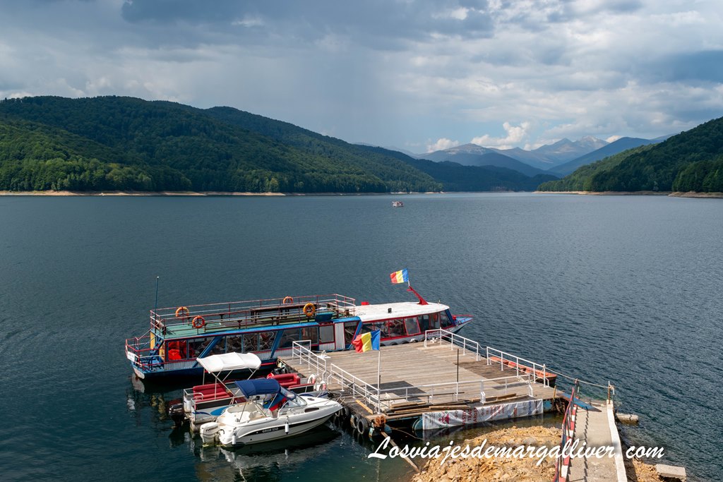Panorámica del Lago Vidraru en Rumanía - Los viajes de Margalliver