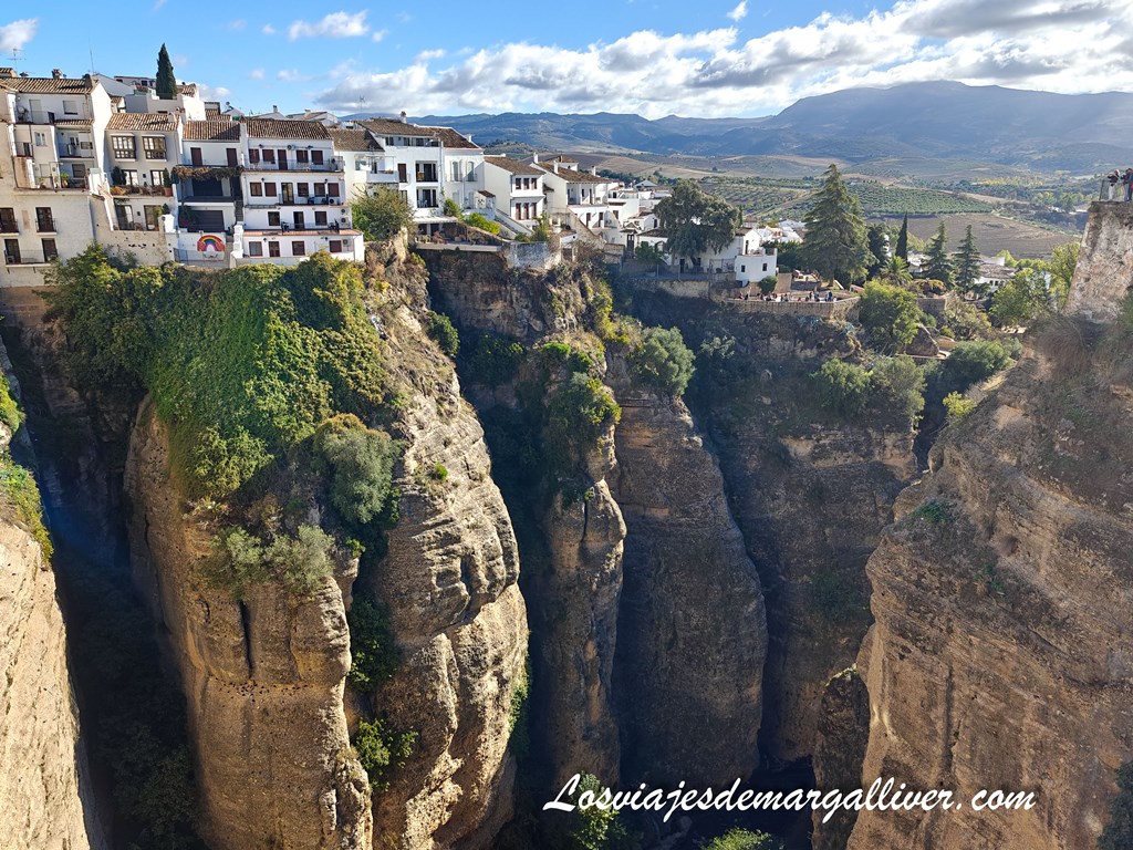 Vistas desde el puente nuevo de Ronda Vistas desde el puente nuevo de Ronda - Los viajes de Margalliver