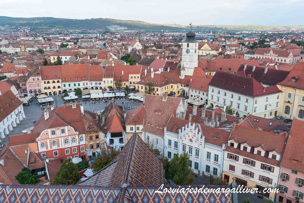 Vistas desde la torre de la catedral luterana de Sibiu en Rumanía Vistas desde la torre de la catedral luterana de Sibiu en Rumanía - Los viajes de Margalliver
